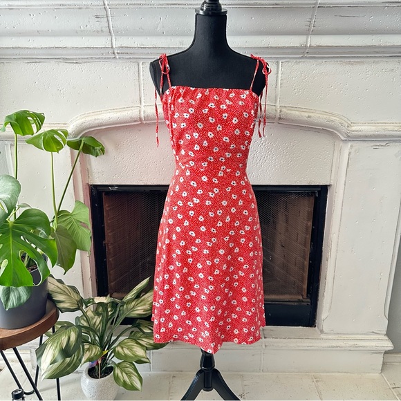 Davi & Dani | Ditsy Tie-Shoulder Dress - Picture 1 of 8